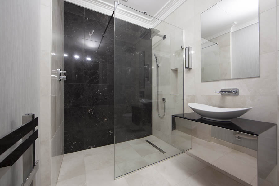 Luxurious black and white ensuite