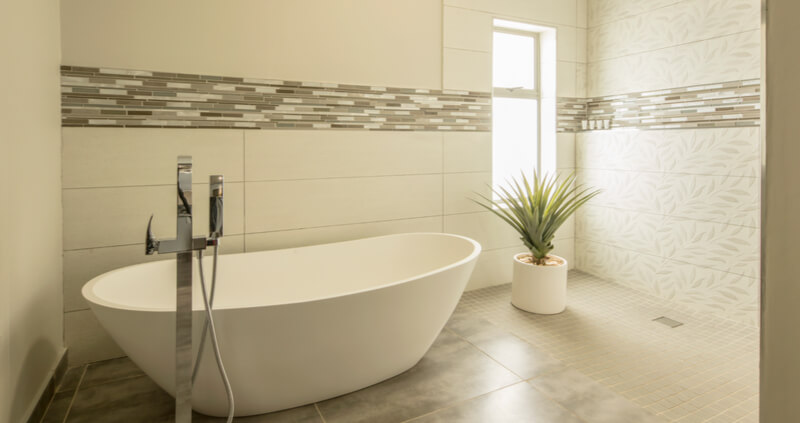 Ceramic and porcelain tiles in a bathroom