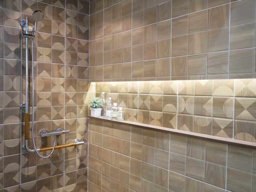Shower-bathroom corner with shower and side shelf